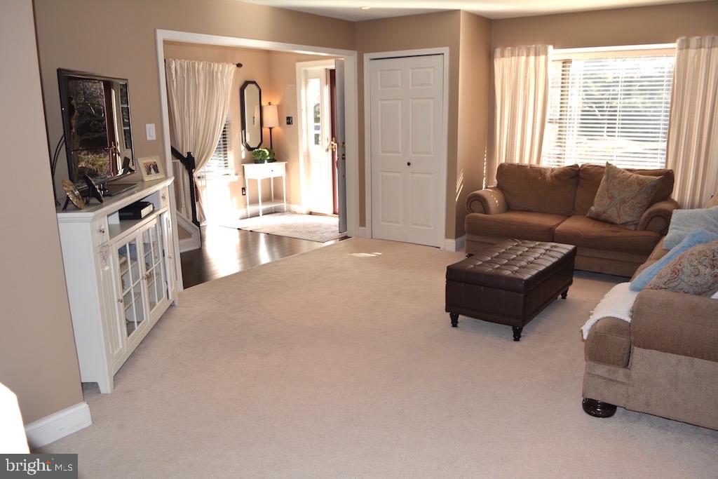 39 Sullivans Bridge Road Wayne, PA 19087 - Photo 10 of 29 Living room
