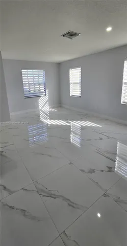 a view of empty room with window