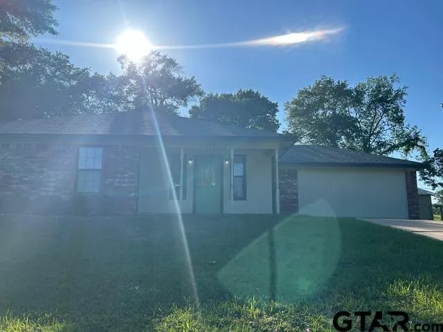 $2,095 | 10052 Lakeshore, Tyler, TX 75709