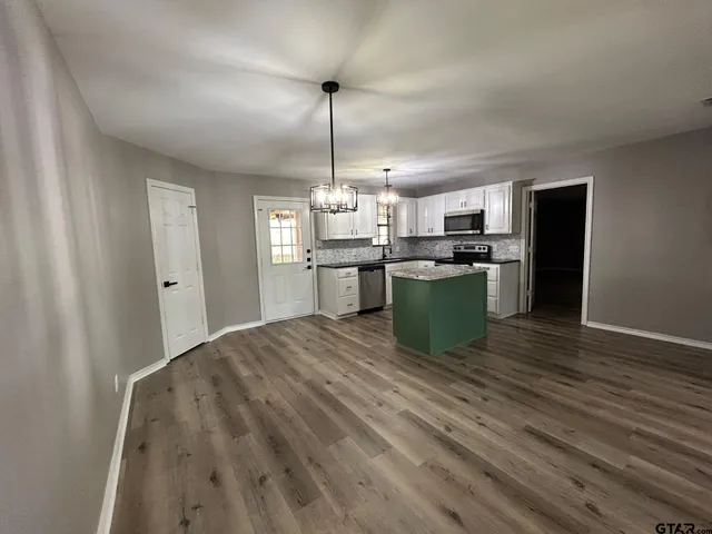 $2,095 | 10052 Lakeshore, Tyler, TX 75709