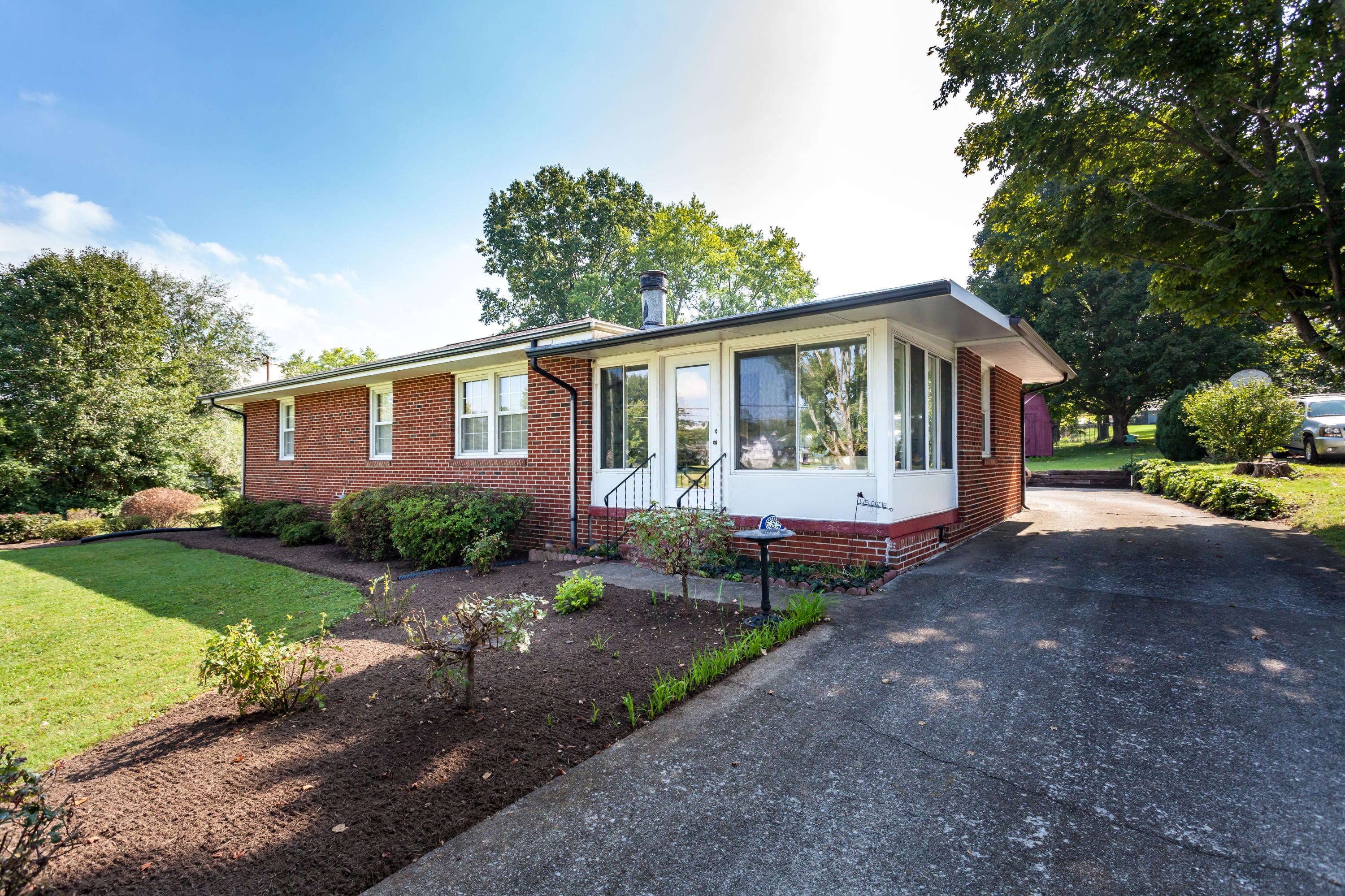 2916 Byington Beaver Ridge Road Knoxville, TN 37931 - Photo 4 of 21 004150831-02-2916ByingtonBeaverRidgeRdKn