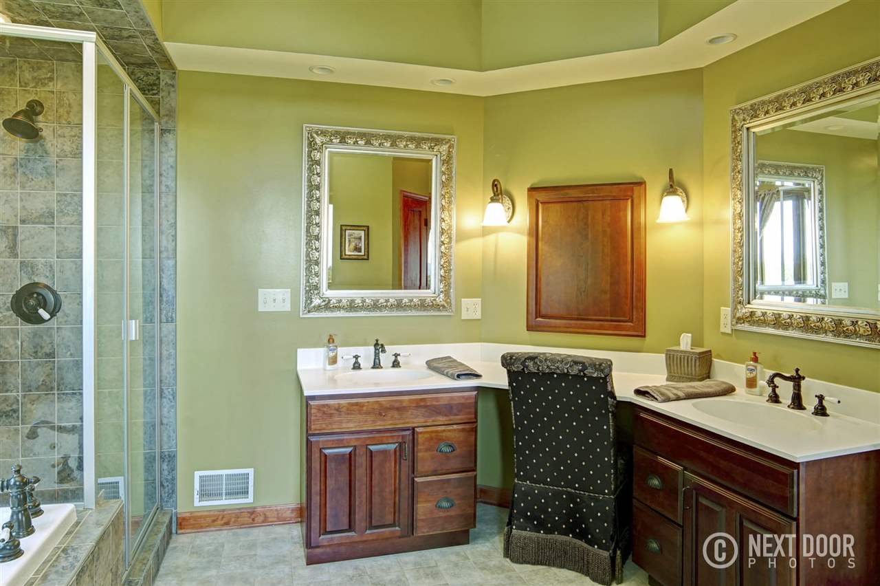 9758 Horizon Ridge Lane Onekama, MI 49675 - Photo 19 of 50 1858403-18.JPG