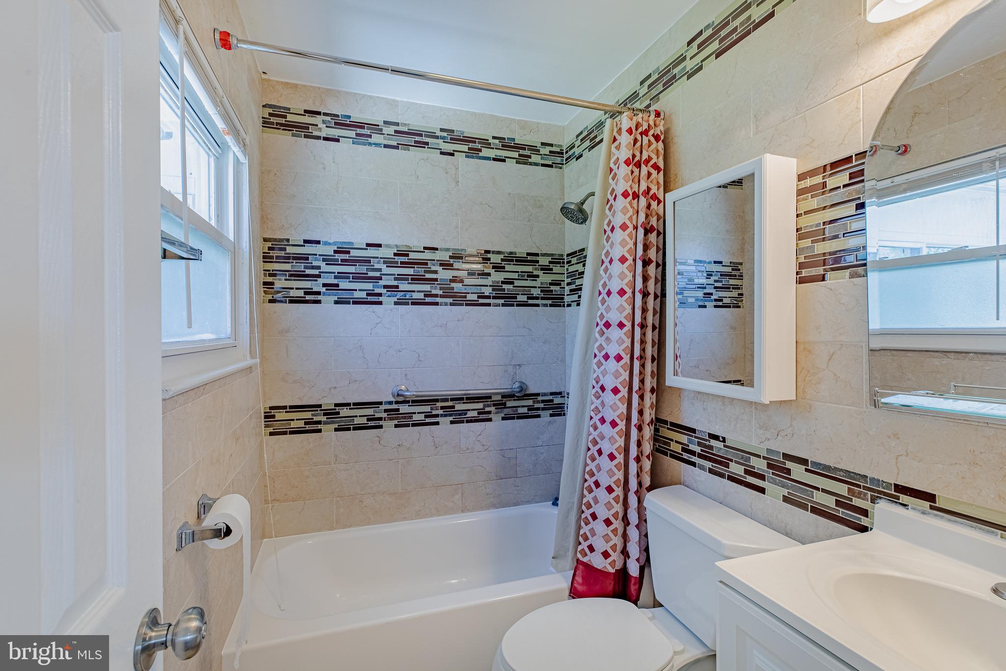 6124 Collinsway Road Baltimore, MD 21228 - Photo 22 of 69 Master Bath