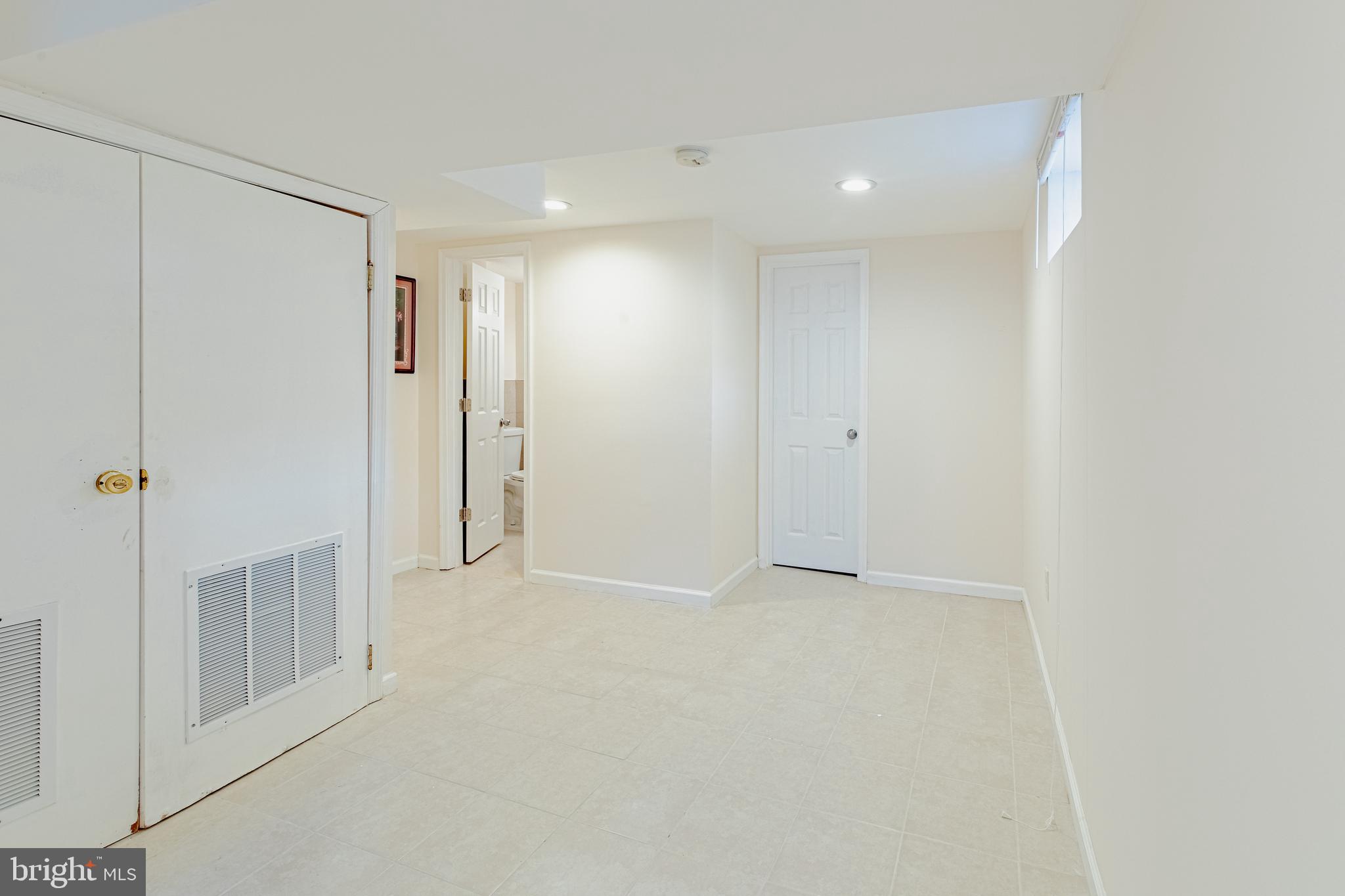 6124 Collinsway Road Baltimore, MD 21228 - Photo 50 of 69