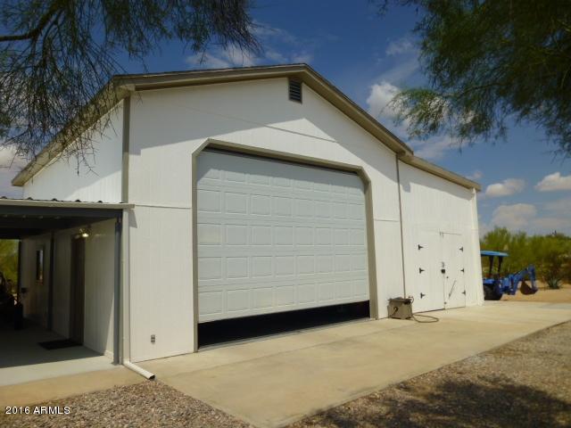 4702 North Razorback Drive Florence, AZ 85132 - Photo 8 of 36 Garage