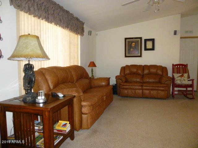 4702 North Razorback Drive Florence, AZ 85132 - Photo 10 of 36 Living Room