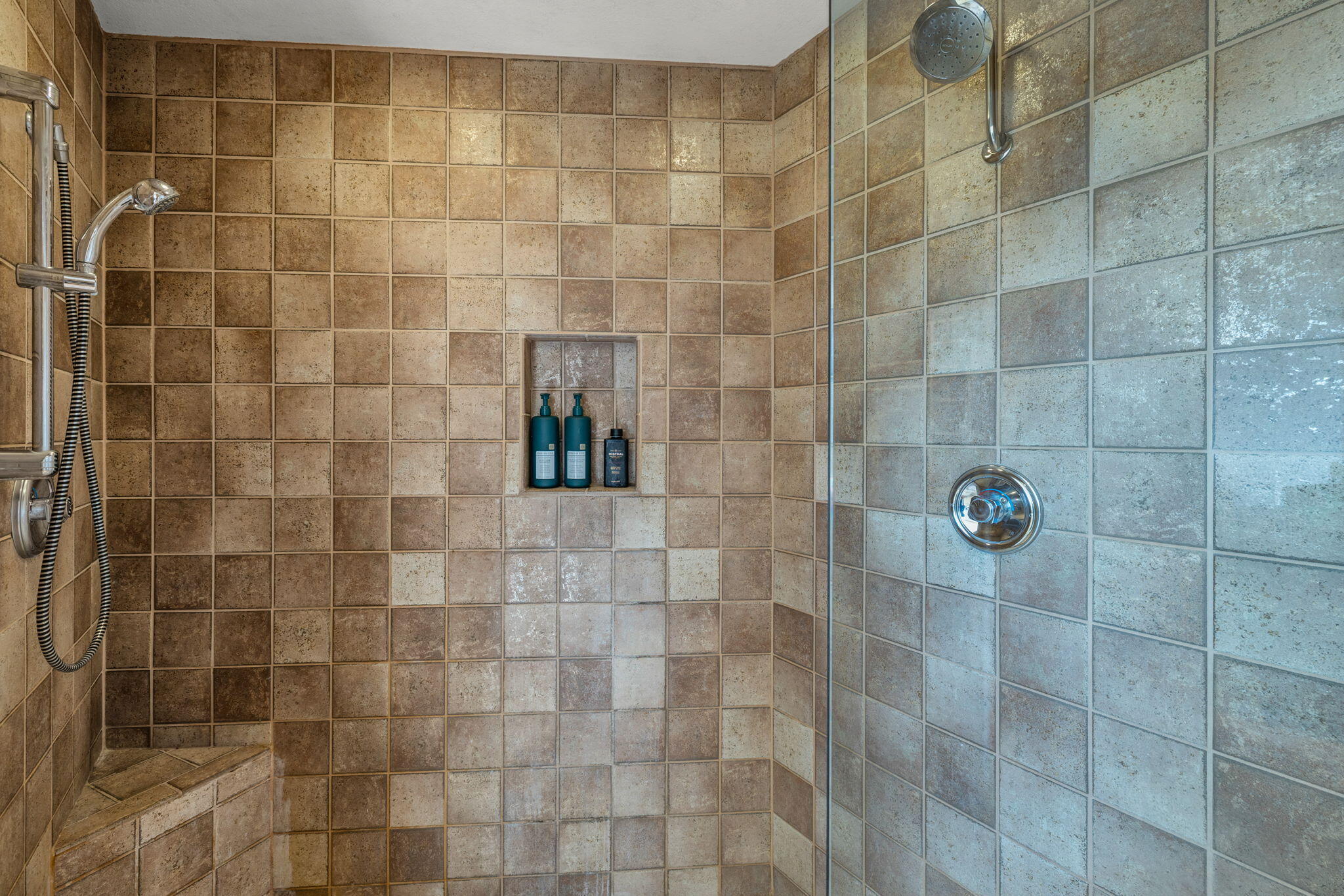 18290 Plainview Road Bend, OR 97703 - Photo 26 of 73 2025_03_07_18290_plainview_rd-71