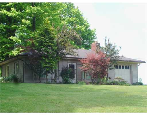 2675 Robertson Road Hermitage, PA 16148 - Photo 1 of 4 Exterior Front.