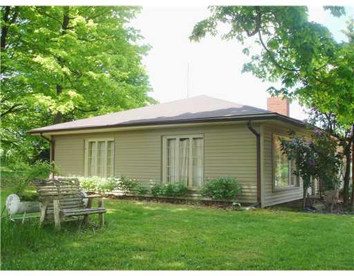 2675 Robertson Road Hermitage, PA 16148 - Photo 4 of 4 Exterior Back.