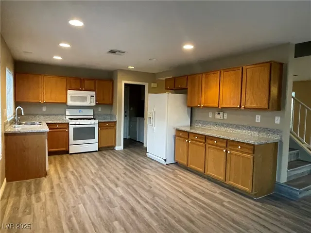 $2,195 | 9620 Christine View Court, Las Vegas, NV 89129