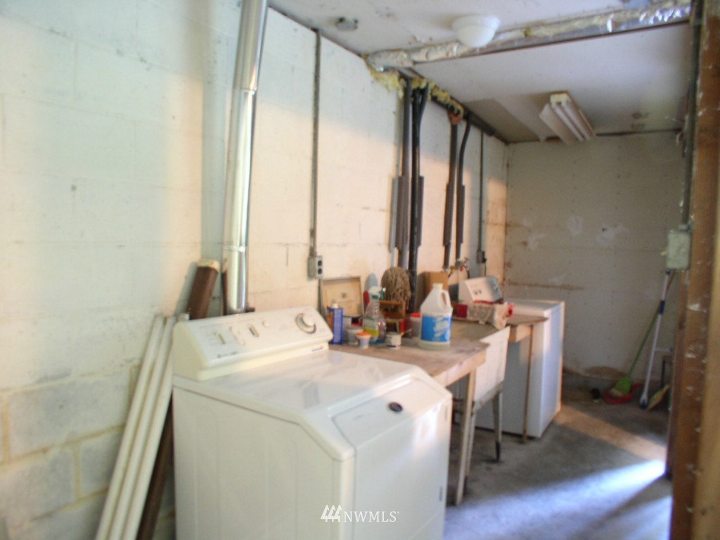 3740 Oak Bay Road Port Hadlock, WA 98339 - Photo 10 of 11 Gallery Image 10