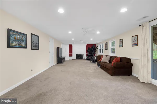 $574,999 | 5046 Summer Day Lane, Columbia, MD 21044