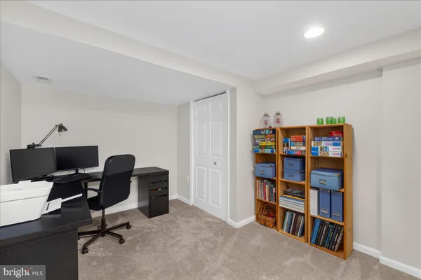 $574,999 | 5046 Summer Day Lane, Columbia, MD 21044