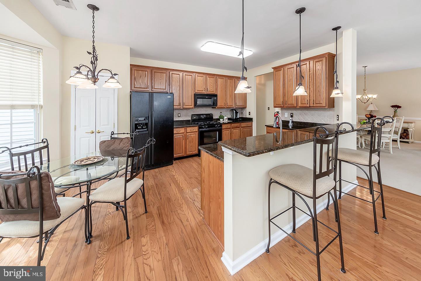 41 Danbury Road Swedesboro, NJ 08085 - Photo 11 of 24 Convenient Breakfast Bar
