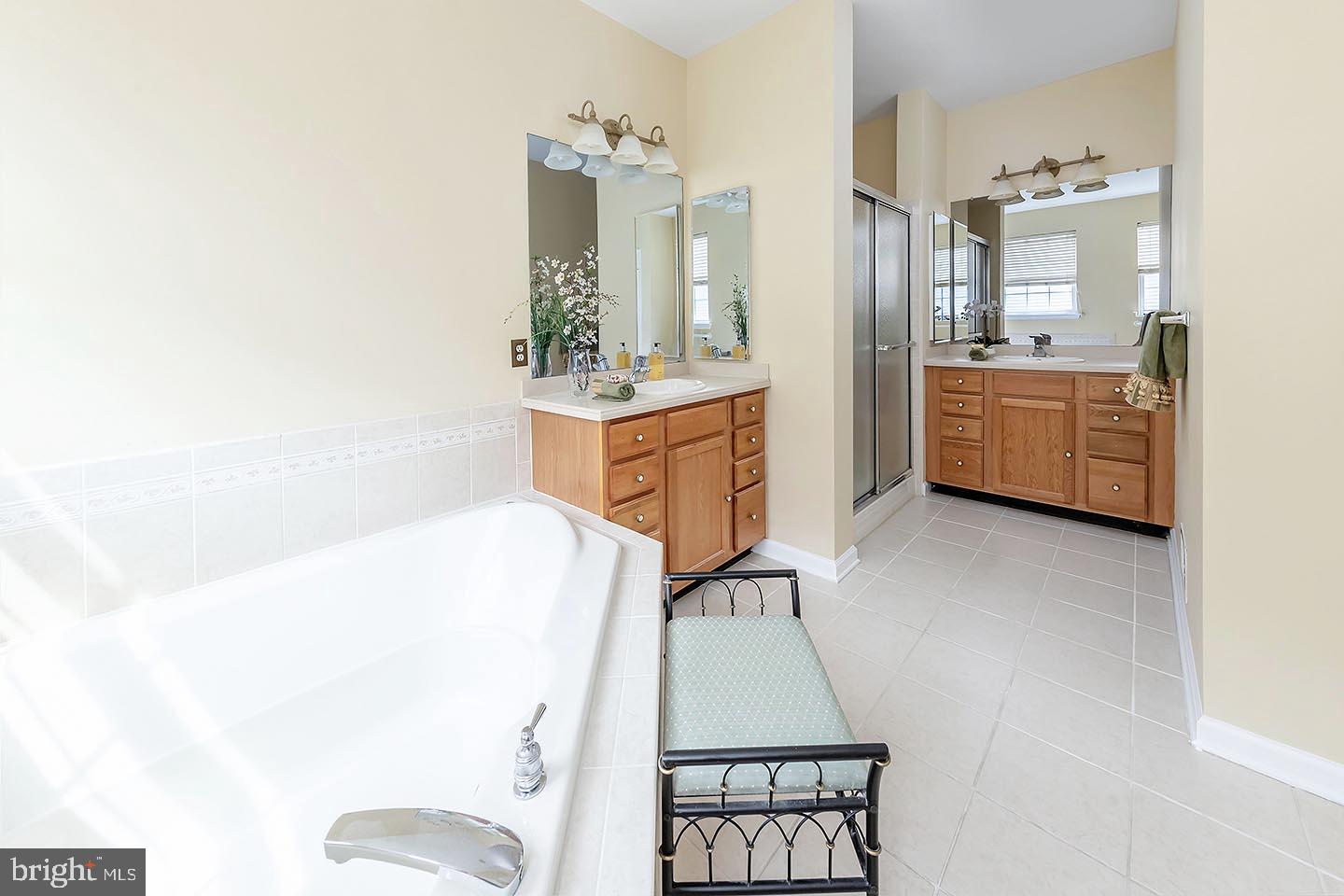 41 Danbury Road Swedesboro, NJ 08085 - Photo 17 of 24 Separate Vanities, Tub & Stall Shower