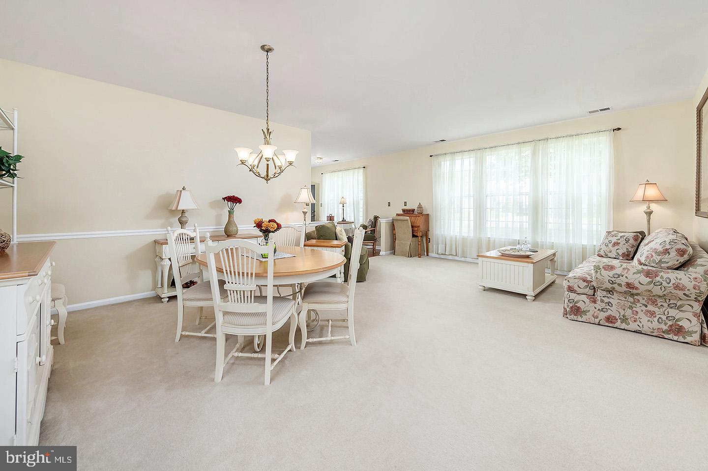 41 Danbury Road Swedesboro, NJ 08085 - Photo 8 of 24 Charming Dining Room