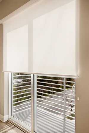 $3,406 | 21010 Erwin Street, Unit 855, Woodland Hills, CA 91367