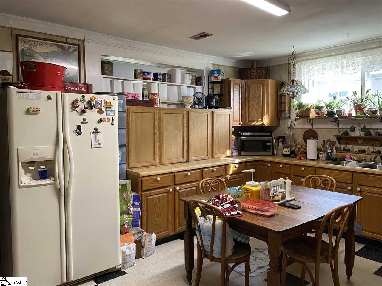 22 Reeves Avenue Greenville, SC 29605 - Photo 11 of 25