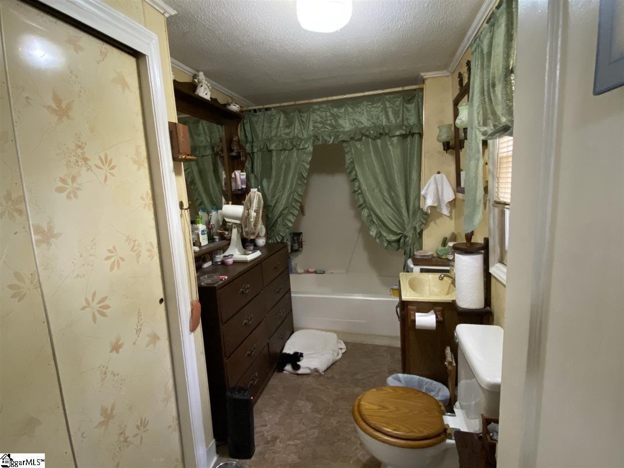 22 Reeves Avenue Greenville, SC 29605 - Photo 16 of 25