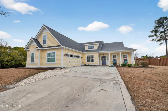 $569,000 | 506 Montgomery Loop, Hampstead, NC 28443
