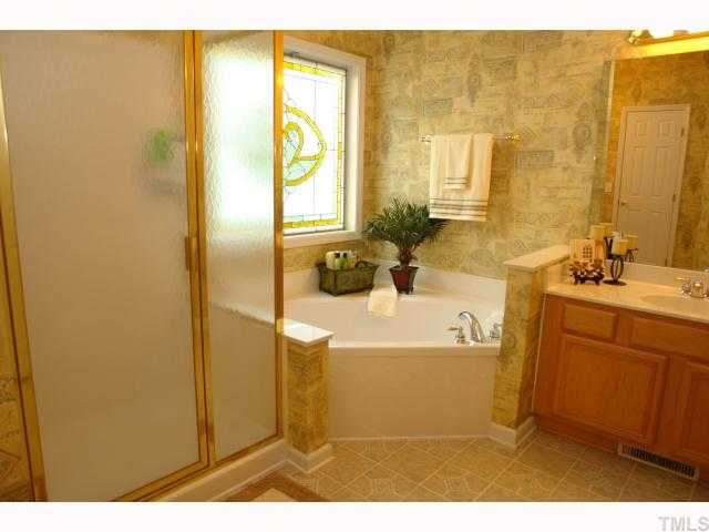 5512 Rush Springs Court Raleigh, NC 27617 - Photo 8 of 12 Master Bath/Spa