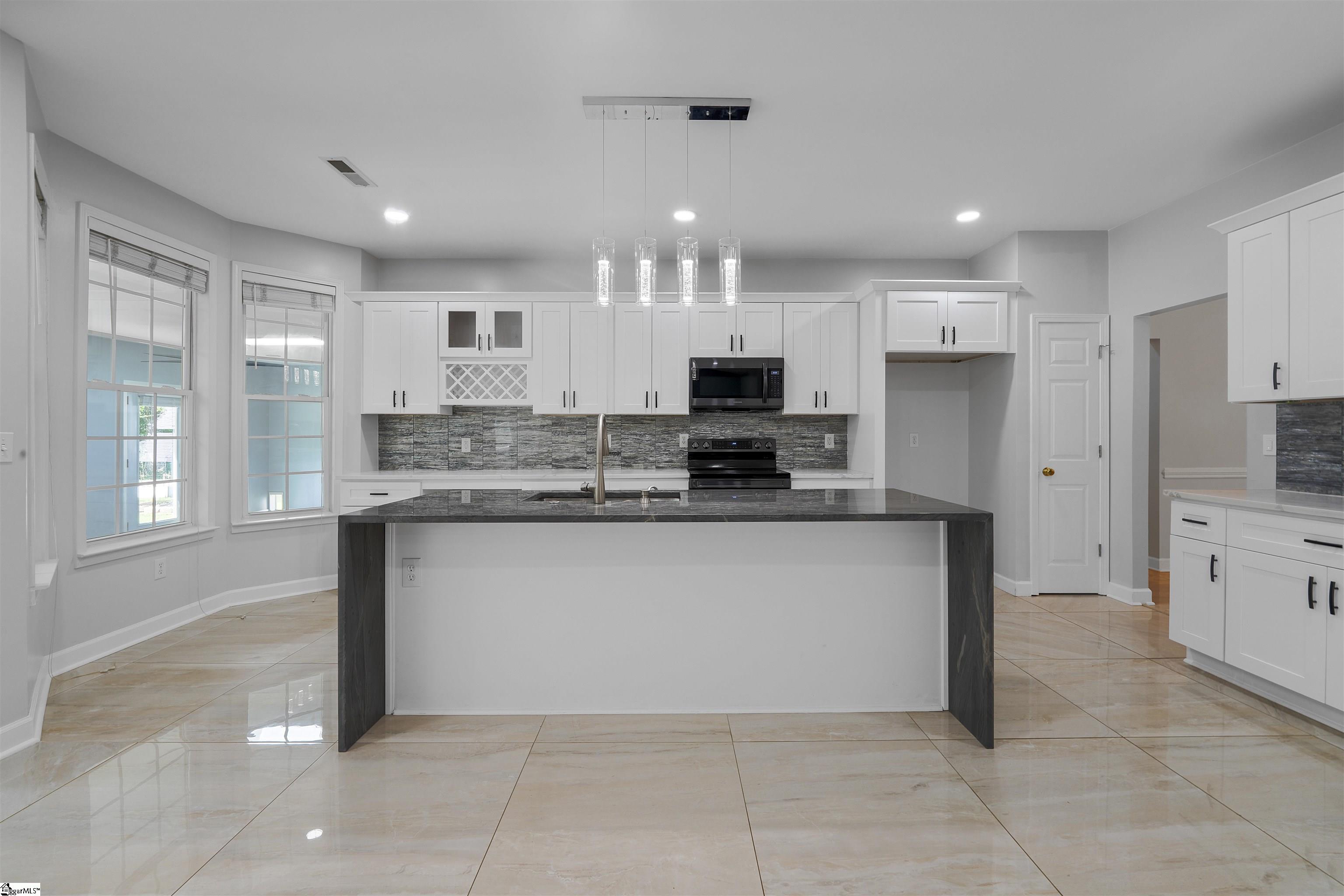 101 Riddle Road Simpsonville, SC 29681 - Photo 5 of 34 Gallery Image 5