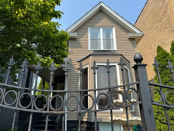 $670,000 | 3908 North Bernard Street, Chicago, IL 60618