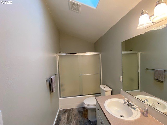 37227 Solso Road Sandy, OR 97055 - Photo 17 of 28 a bathroom with a sink toilet and shower