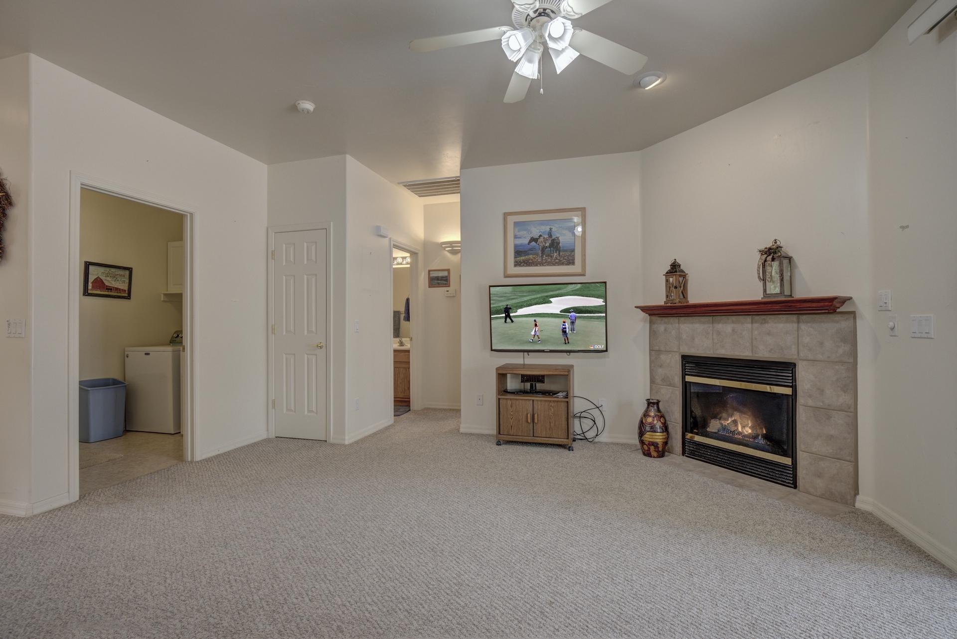 2114 Florence Road Payson, AZ 85541 - Photo 16 of 32 LR to Laundry and hall