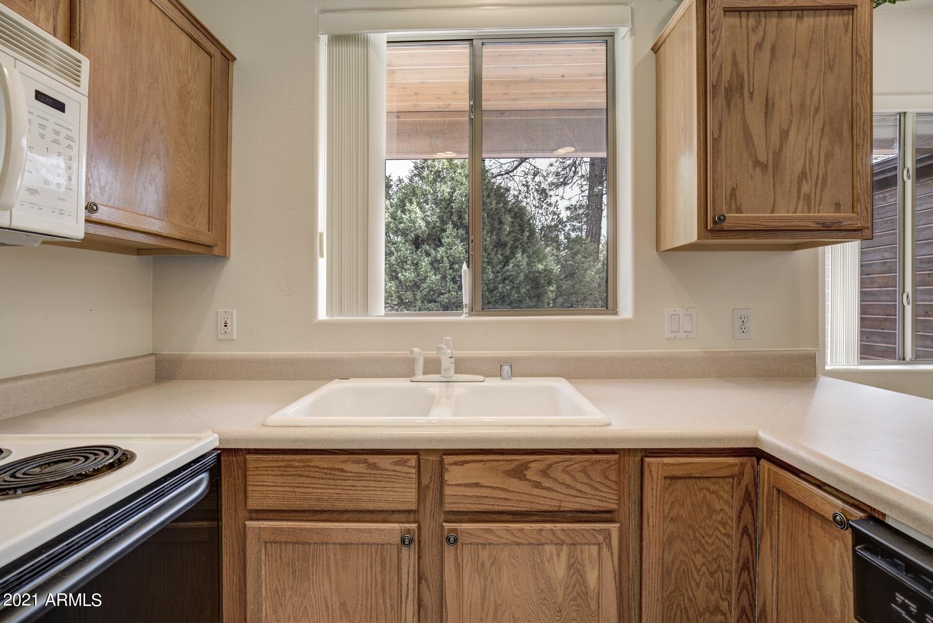 2114 Florence Road Payson, AZ 85541 - Photo 10 of 32 Kitchen window