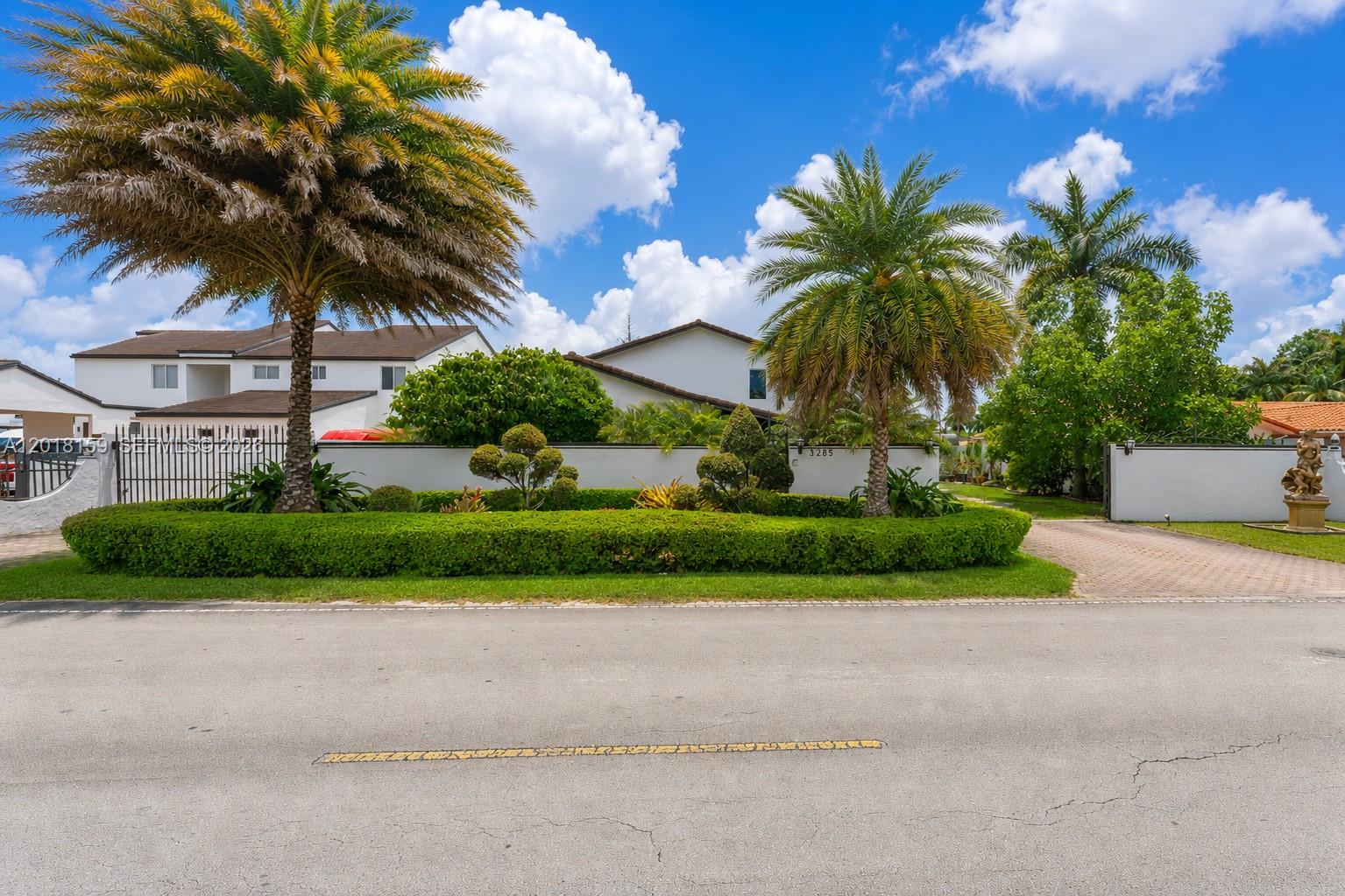 3285 Southwest 132nd Avenue Miami, FL 33175 - Photo 1 of 36