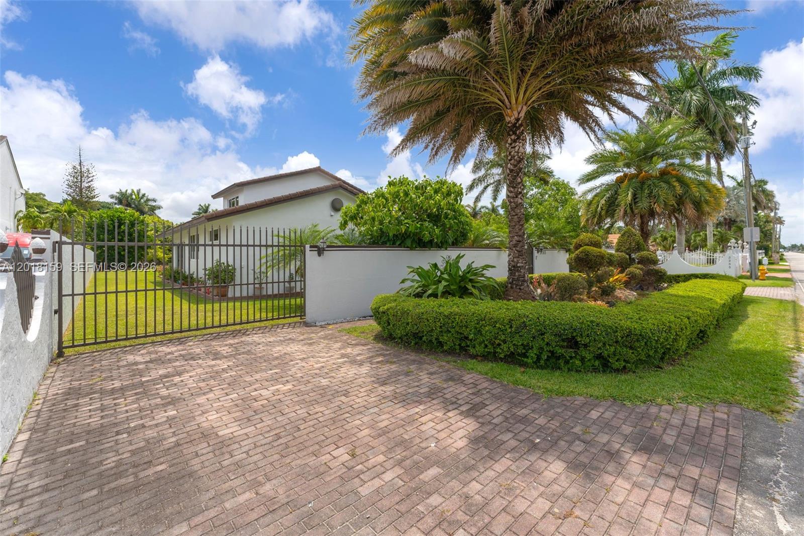 3285 Southwest 132nd Avenue Miami, FL 33175 - Photo 2 of 36