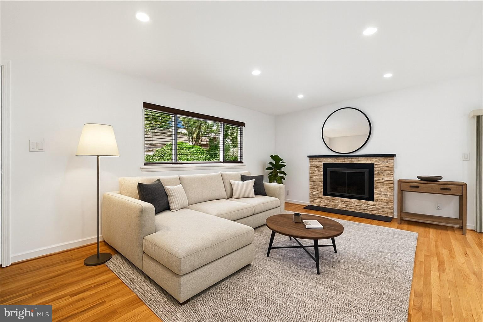 4600 Strathblane Place Alexandria, VA 22304 - Photo 2 of 20 Living Room