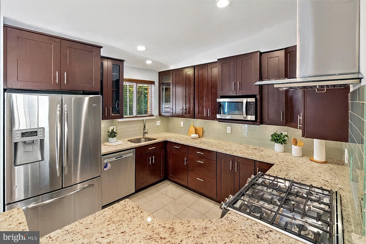 4600 Strathblane Place Alexandria, VA 22304 - Photo 3 of 20 Kitchen