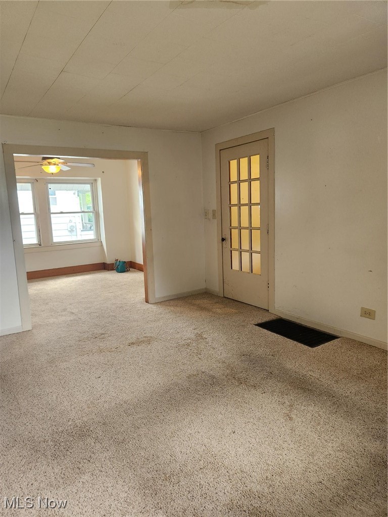 1227 Murray Avenue Akron, OH 44310 - Photo 6 of 19