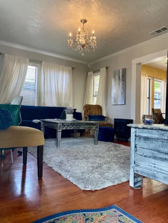 $1,995 | 806 Archer Street, Houston, TX 77009