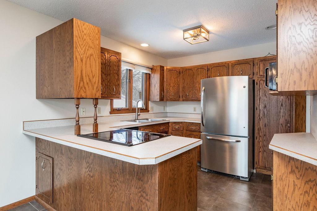 2601 Atlantic Drive South Fargo, ND 58103 - Photo 9 of 51