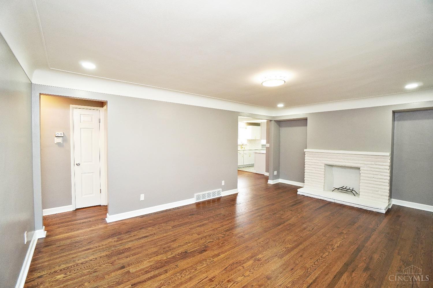 7246 Barret Road West Chester, OH 45069 - Photo 5 of 28 Gallery Image 5