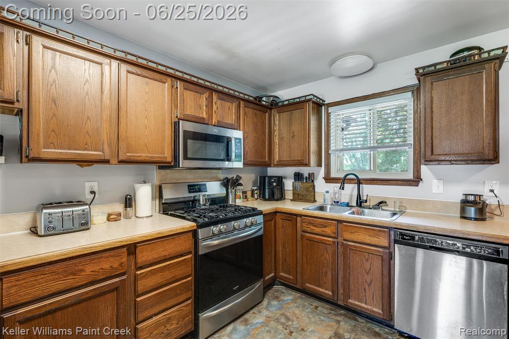 6459 East Potter Road Davison, MI 48423 - Photo 7 of 22