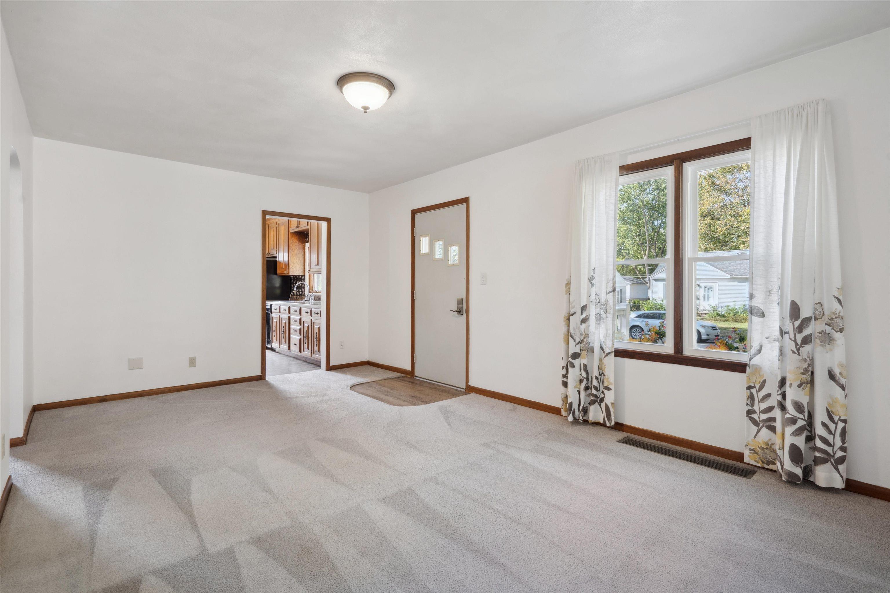809 Hanna Boulevard Waterloo, IA 50701 - Photo 7 of 26 Gallery Image 7