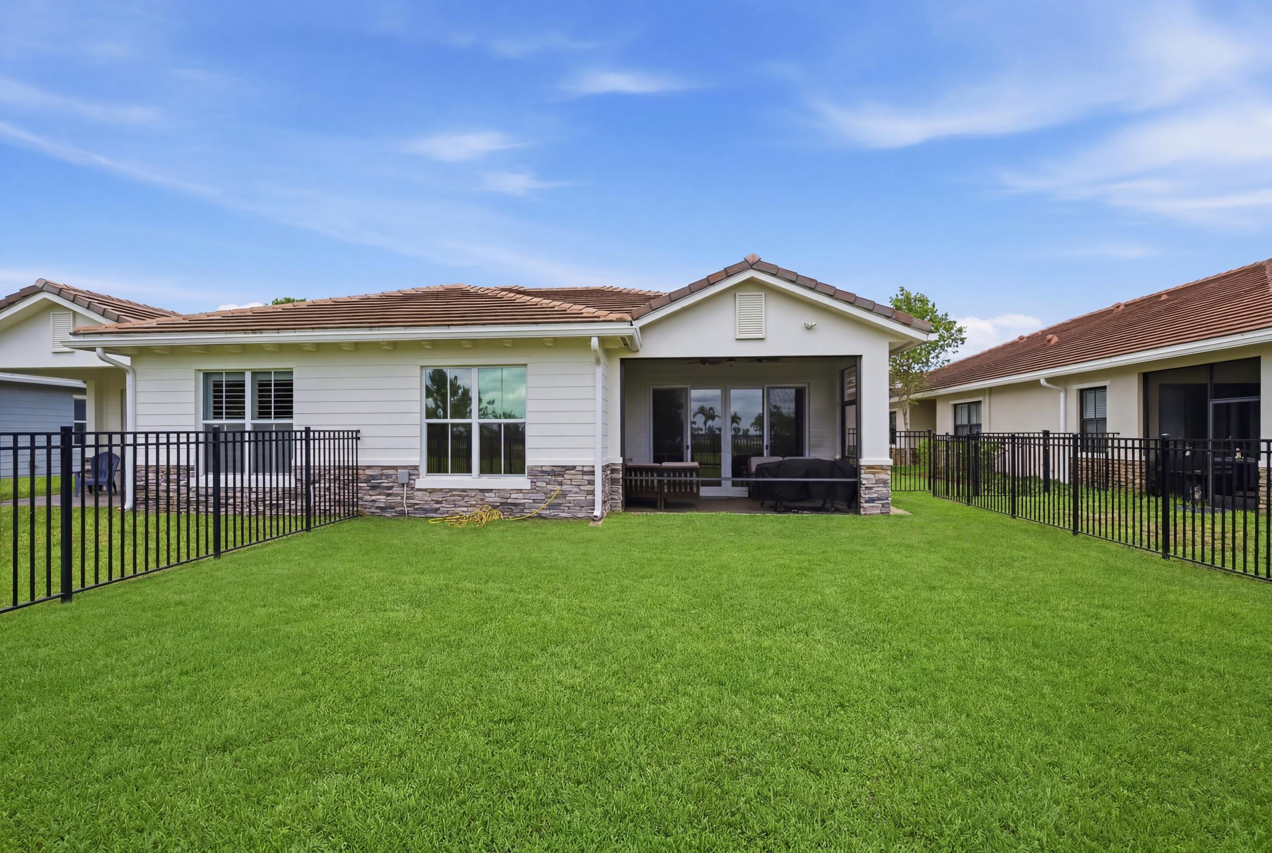 19680 Weathervane Way Loxahatchee, FL 33470 - Photo 20 of 40 32_031__dsc1693_reedit_31a6adf0