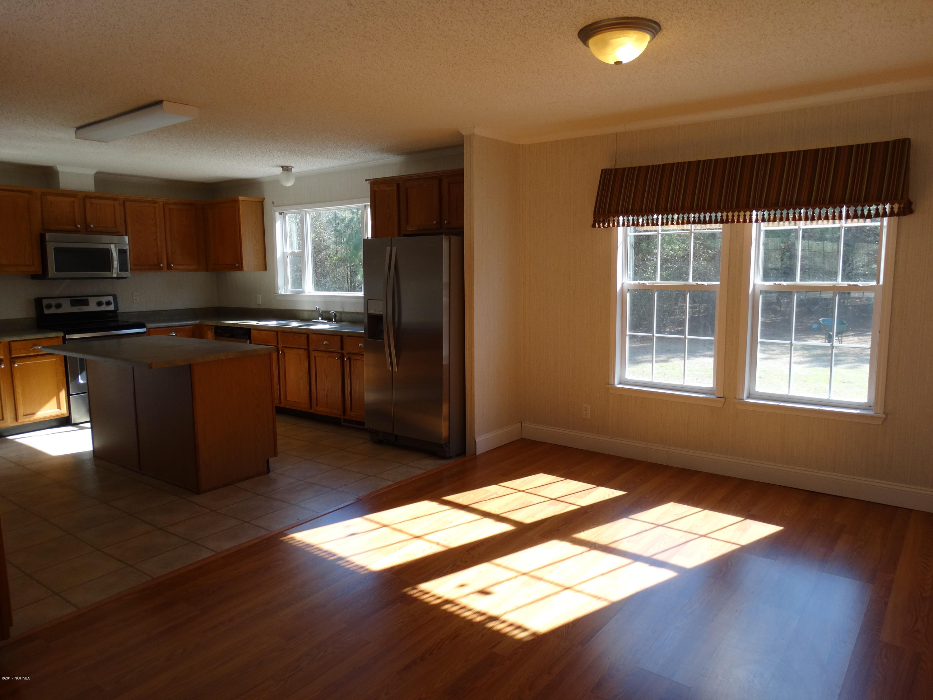 158 Stocking Head Road Rose Hill, NC 28458 - Photo 5 of 19 DSC00439