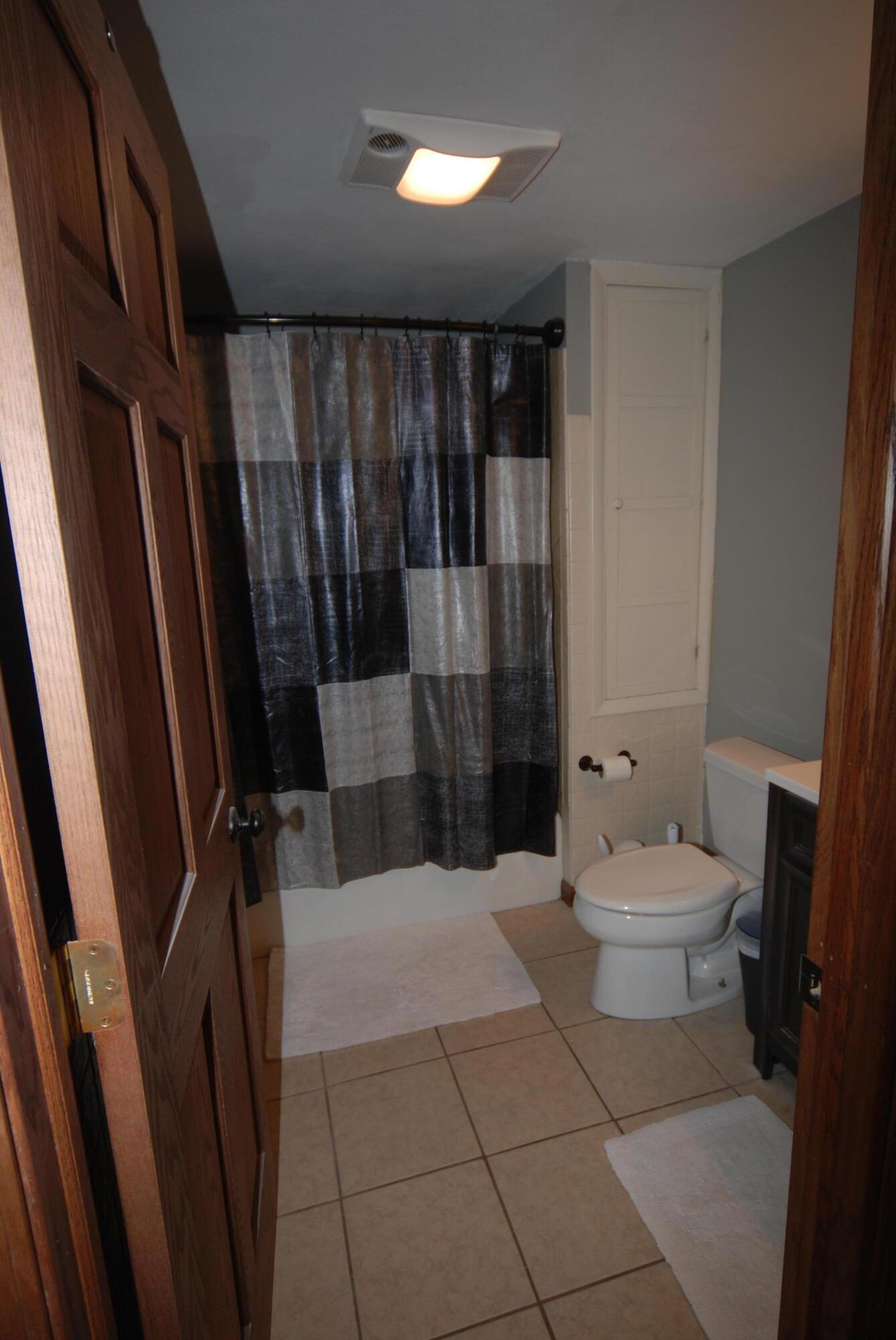 3741 Mumper Road Springfield, OH 45502 - Photo 28 of 31 owner full bath