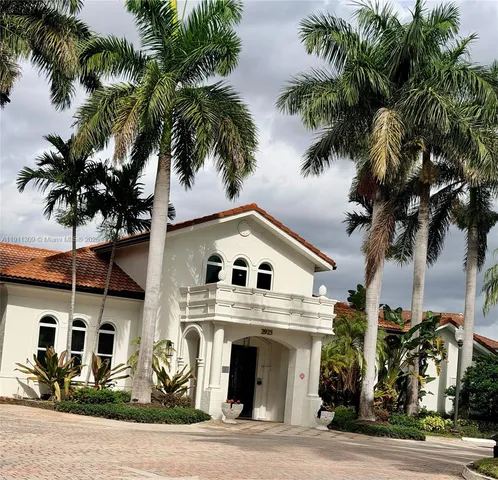 a view of an outdoor space