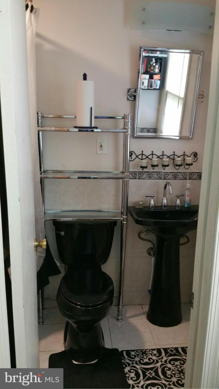 12605 Garden Gate Road Silver Spring, MD 20902 - Photo 22 of 27 Bath (Master)