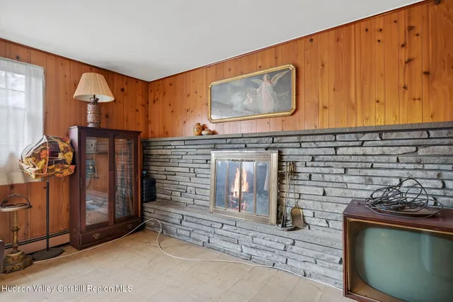a view of a storage & utility room
