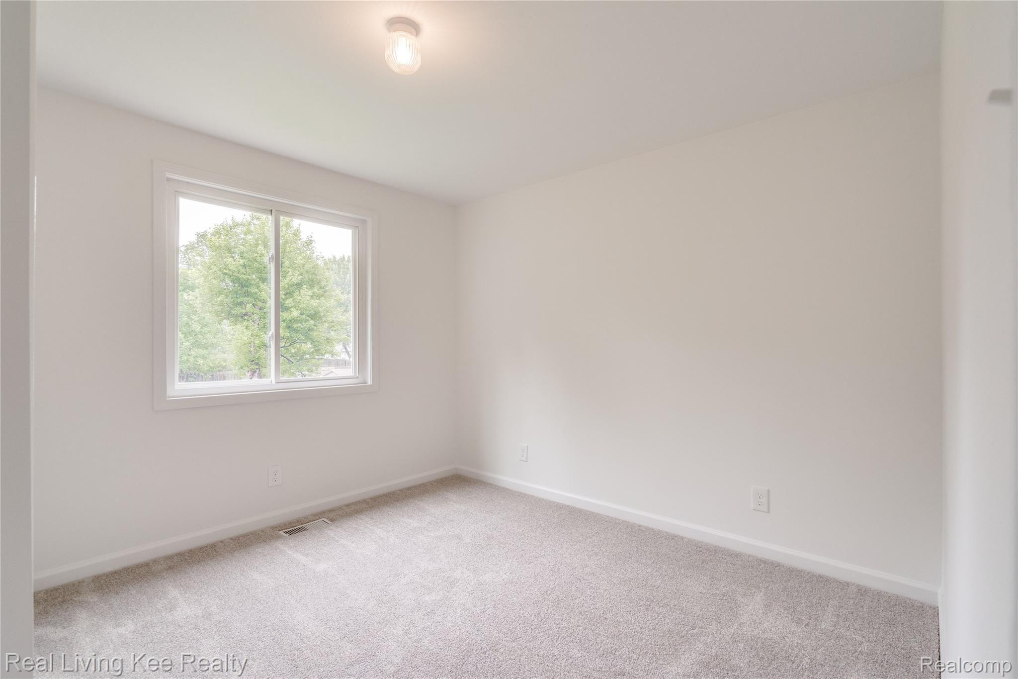 1928 Tamm Avenue Rochester, MI 48309 - Photo 25 of 41 Upstairs Bedroom to Left of Stairs - View #1