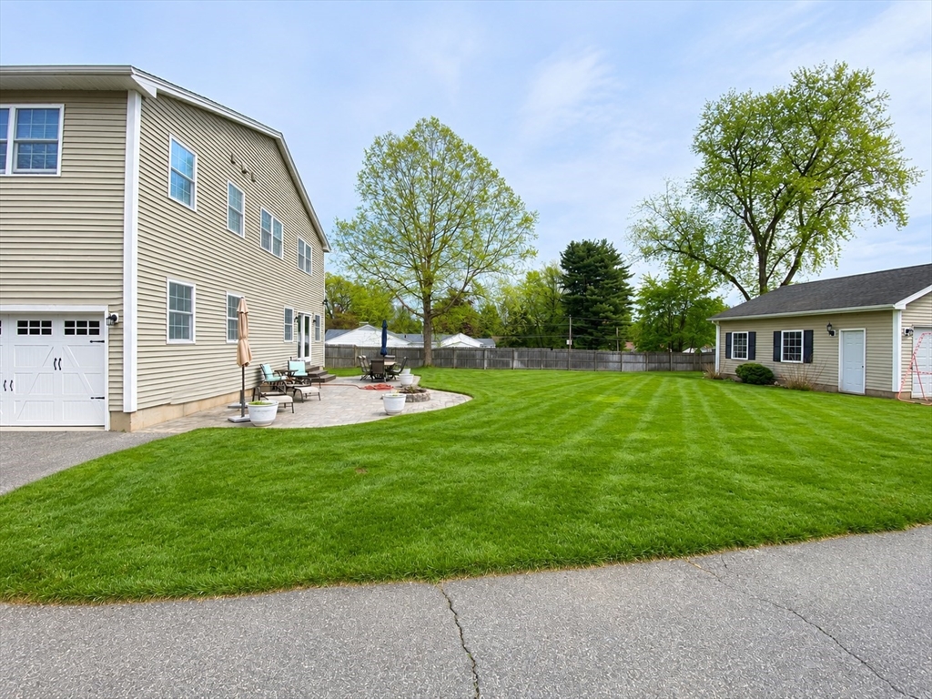 849 Amostown Road West Springfield, MA 01089 - Photo 2 of 31 Gallery Image 2