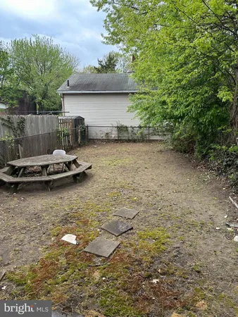 $1,800 | 705 Anderson Street, Trenton, NJ 08611