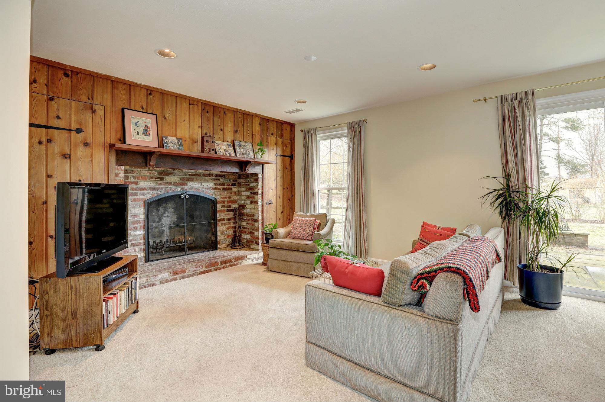 13201 Old Forge Road Silver Spring, MD 20904 - Photo 19 of 30 Family Room
